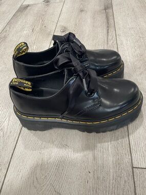 Dr. Martens Women’s Holly Platform Oxford Leather